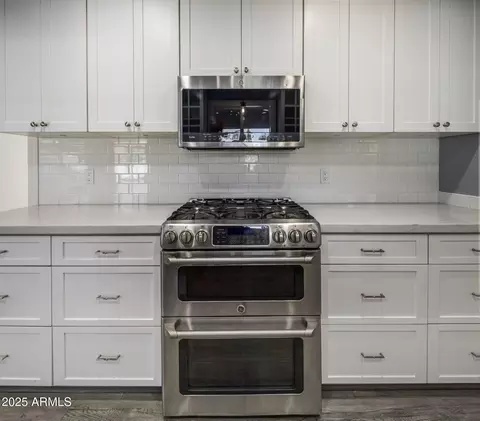 Kitchen - 5038 Earll Dr, Phoenix, AZ 85018 photo 2 of 2