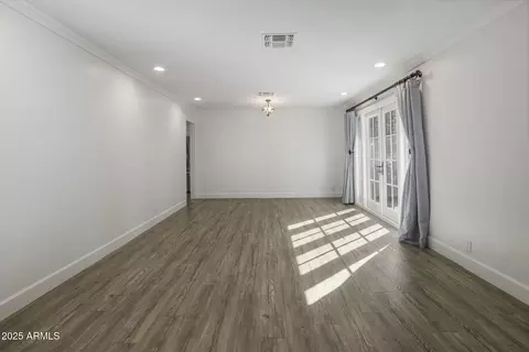 Living - 5038 Earll Dr, Phoenix, AZ 85018 photo 2 of 2