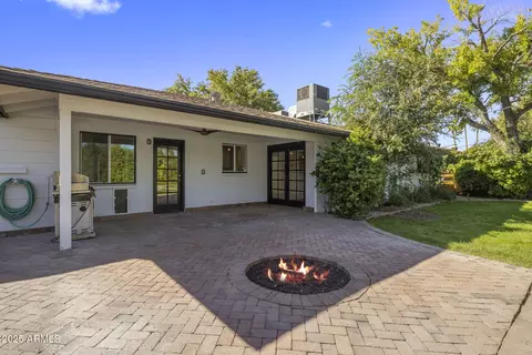 Exterior - 5038 Earll Dr, Phoenix, AZ 85018 photo 6 of 9
