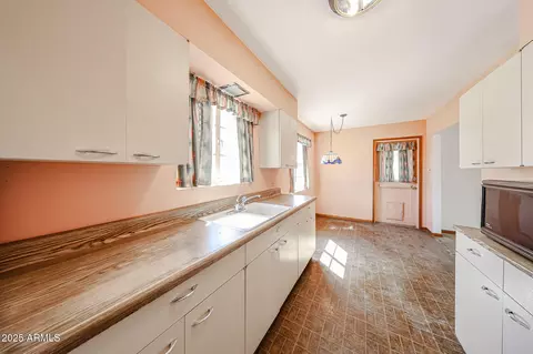 1820 W Northview Ave, Phoenix, AZ 85021