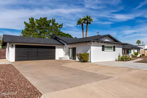 Exterior - 3444 E Camelback Rd, Phoenix, AZ 85018 photo 2 of 10