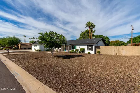 Exterior - 3444 E Camelback Rd, Phoenix, AZ 85018 photo 4 of 10