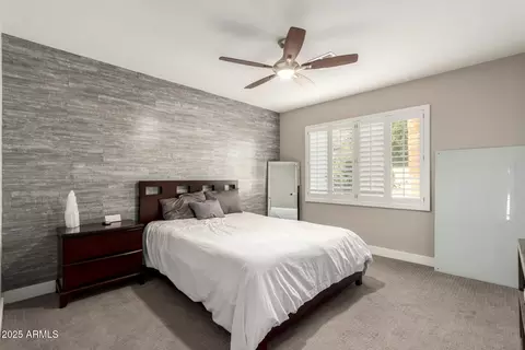 Bedroom - 3444 E Camelback Rd, Phoenix, AZ 85018 photo 4 of 5
