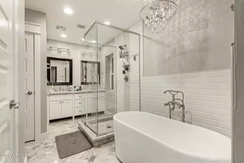 Bath - 3444 E Camelback Rd, Phoenix, AZ 85018 photo 2 of 7