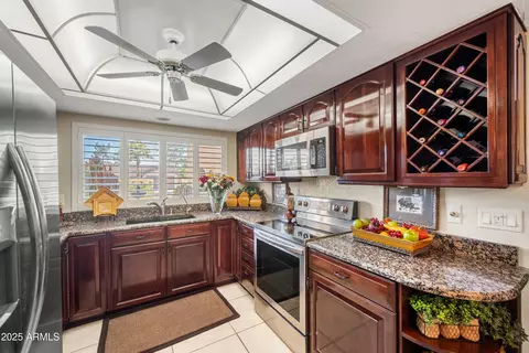 Kitchen - 4324 E Ludlow Dr, Phoenix, AZ 85032 photo 1 of 2