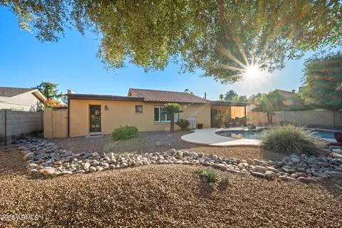 Exterior - 4324 E Ludlow Dr, Phoenix, AZ 85032 photo 8 of 10