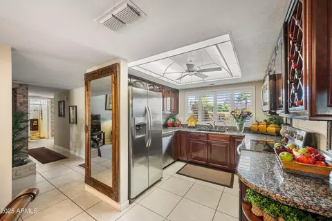 Kitchen - 4324 E Ludlow Dr, Phoenix, AZ 85032 photo 2 of 2