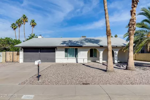 4420 W Mercer Ln, Glendale, AZ 85304