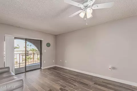 Living - 3033 E Devonshire Ave #3028, Phoenix, AZ 85016 photo 1 of 3