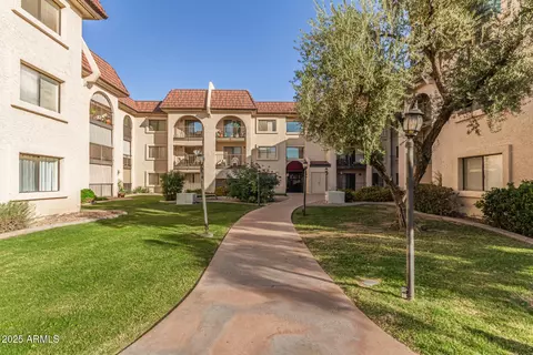 Exterior - 3033 E Devonshire Ave #3028, Phoenix, AZ 85016 photo 2 of 2