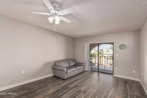 Living - 3033 E Devonshire Ave #3028, Phoenix, AZ 85016 photo 3 of 3
