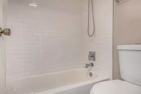 Bath - 3033 E Devonshire Ave #3028, Phoenix, AZ 85016 photo 2 of 2