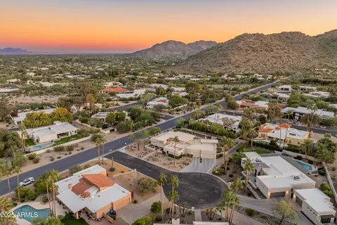 View/Area - 4339 E Via Estrella Ct, Phoenix, AZ 85028 photo 4 of 5