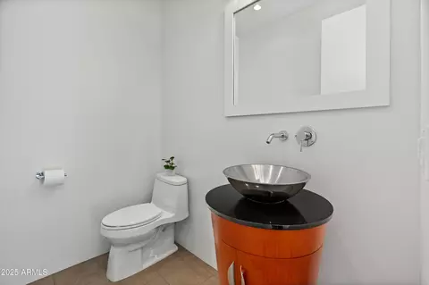 Bath - 4339 E Via Estrella Ct, Phoenix, AZ 85028 photo 5 of 5