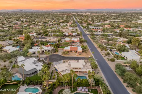 View/Area - 4339 E Via Estrella Ct, Phoenix, AZ 85028 photo 3 of 5