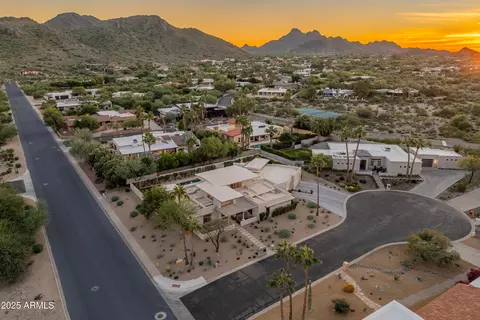 View/Area - 4339 E Via Estrella Ct, Phoenix, AZ 85028 photo 5 of 5