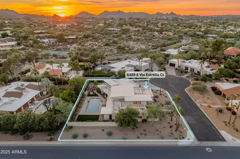 View/Area - 4339 E Via Estrella Ct, Phoenix, AZ 85028 photo 2 of 5