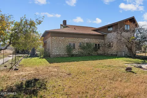 16057 S Sickles Ranch Rd, Peeples Valley, AZ 86332
