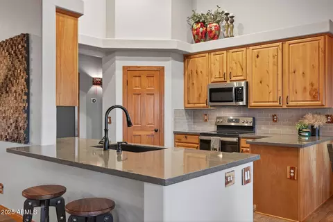 Kitchen - 4240 W Sugar Pine Loop, Show Low, AZ 85901 photo 2 of 7