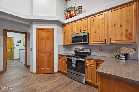 Kitchen - 4240 W Sugar Pine Loop, Show Low, AZ 85901 photo 3 of 7