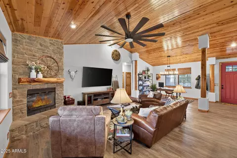 Living - 4240 W Sugar Pine Loop, Show Low, AZ 85901 photo 2 of 3