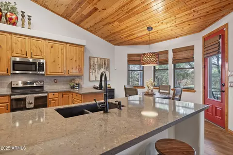 Kitchen - 4240 W Sugar Pine Loop, Show Low, AZ 85901 photo 7 of 7