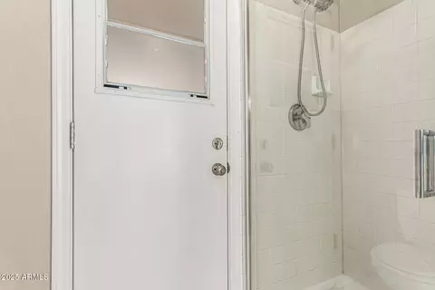 Bath - 11802 S 46th St, Phoenix, AZ 85044 photo 3 of 4