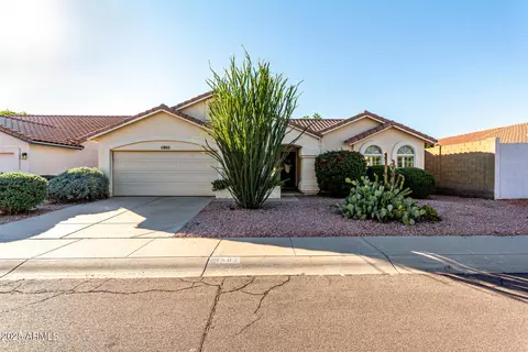 Exterior - 11802 S 46th St, Phoenix, AZ 85044 photo 2 of 7