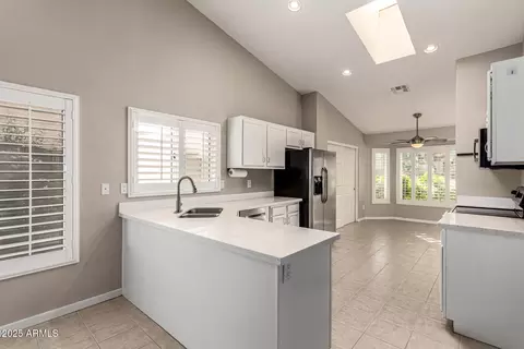 Kitchen - 11802 S 46th St, Phoenix, AZ 85044 photo 1 of 3