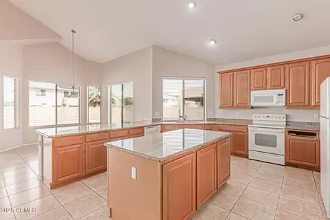 Kitchen - 7418 S 25th Ln, Phoenix, AZ 85041 photo 1 of 4