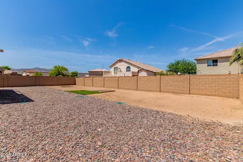 Exterior - 7418 S 25th Ln, Phoenix, AZ 85041 photo 5 of 6