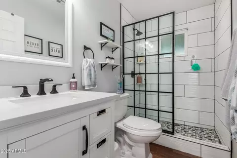 Bath - 1702 E Chambers St, Phoenix, AZ 85040 photo 2 of 2