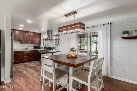 Dining - 1702 E Chambers St, Phoenix, AZ 85040 photo 2 of 2