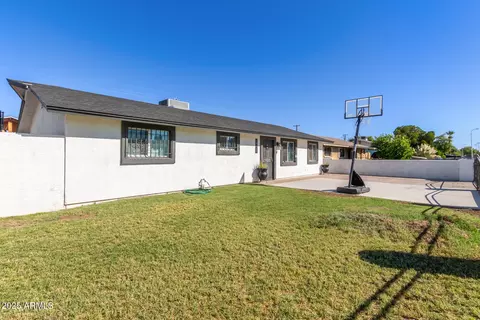 Exterior - 1702 E Chambers St, Phoenix, AZ 85040 photo 3 of 8