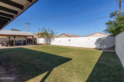 Exterior - 1702 E Chambers St, Phoenix, AZ 85040 photo 7 of 8