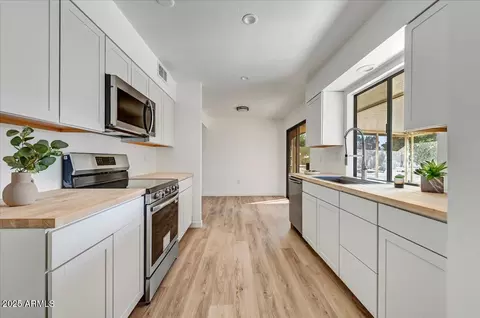 9711 W Indian Hills Dr, Sun City, AZ 85351