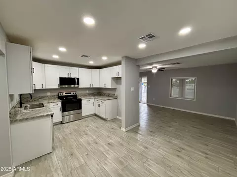 Kitchen - 6420 S 4th Ave, Phoenix, AZ 85041 photo 4 of 5