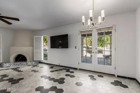 8445 S 48th St #2, Phoenix, AZ 85044