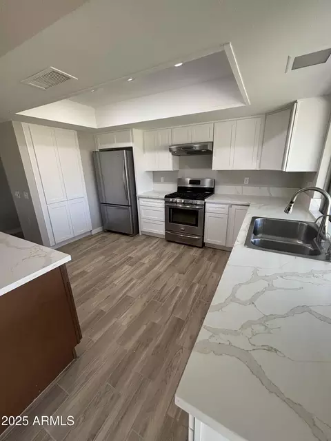 Kitchen - 14815 N 24th Dr, Phoenix, AZ 85023 photo 3 of 6