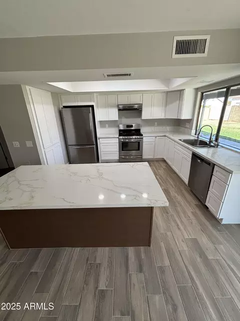 Kitchen - 14815 N 24th Dr, Phoenix, AZ 85023 photo 4 of 6