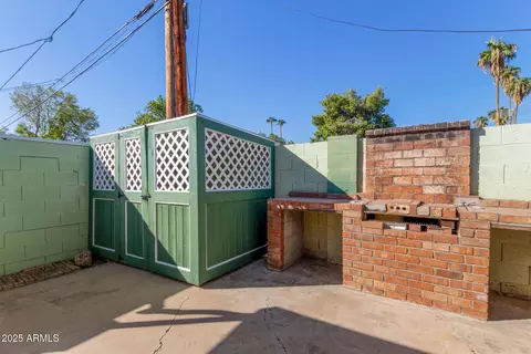 Exterior - 120 S Sahuaro Dr, Gilbert, AZ 85233 photo 6 of 7