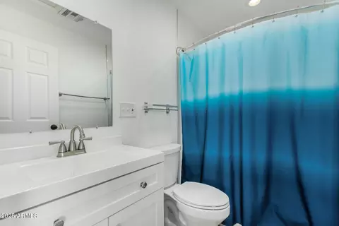 Bath - 2340 E Sylvia St, Phoenix, AZ 85022 photo 3 of 3