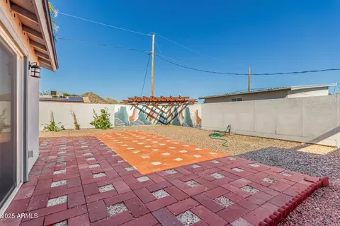 Exterior - 2340 E Sylvia St, Phoenix, AZ 85022 photo 6 of 8