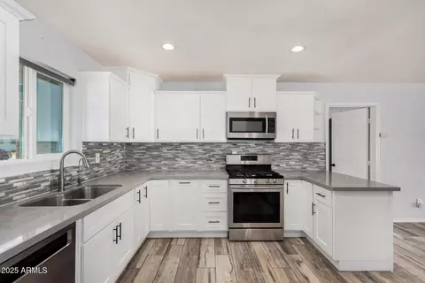 Kitchen - 2340 E Sylvia St, Phoenix, AZ 85022 photo 2 of 3