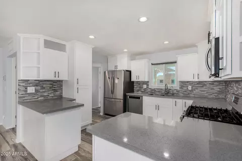 Kitchen - 2340 E Sylvia St, Phoenix, AZ 85022 photo 3 of 3