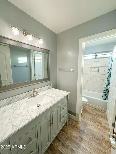 Bath - 4046 E Saint John Rd, Phoenix, AZ 85032 photo 5 of 5