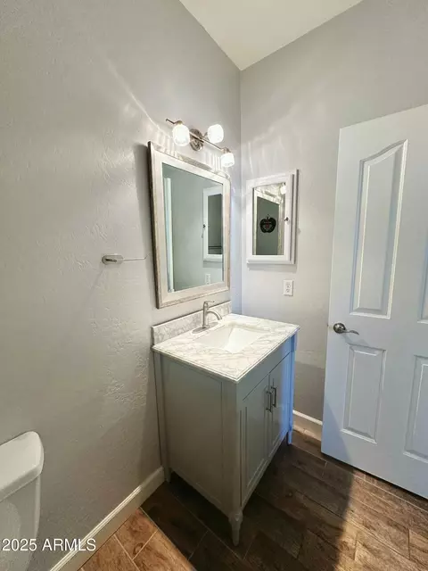 Bath - 4046 E Saint John Rd, Phoenix, AZ 85032 photo 1 of 5