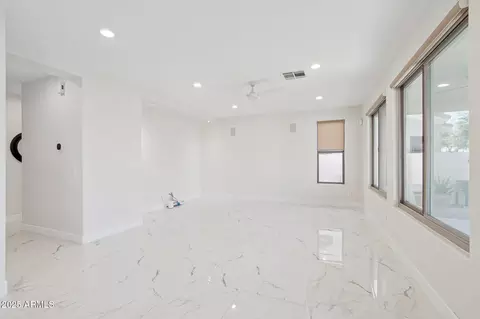 25426 N Hackberry Dr, Phoenix, AZ 85083 photo 9