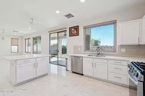 25426 N Hackberry Dr, Phoenix, AZ 85083 photo 13