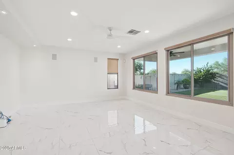 25426 N Hackberry Dr, Phoenix, AZ 85083 photo 10